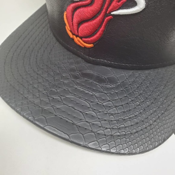 NBA New Era  Vintage Logo Strapback Cap - Miami Heat - Picture 5 of 5